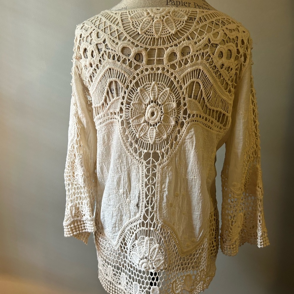 NWOT crochet trim ivory linen top. 3/4 sleeves. Never worn. Pet/Smoke free home - Picture 2 of 3